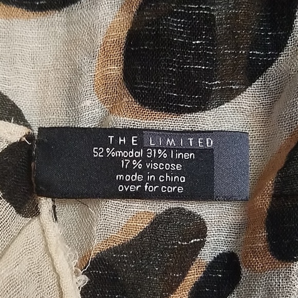 The Limited Leopard Scarf - Picture 3 of 6